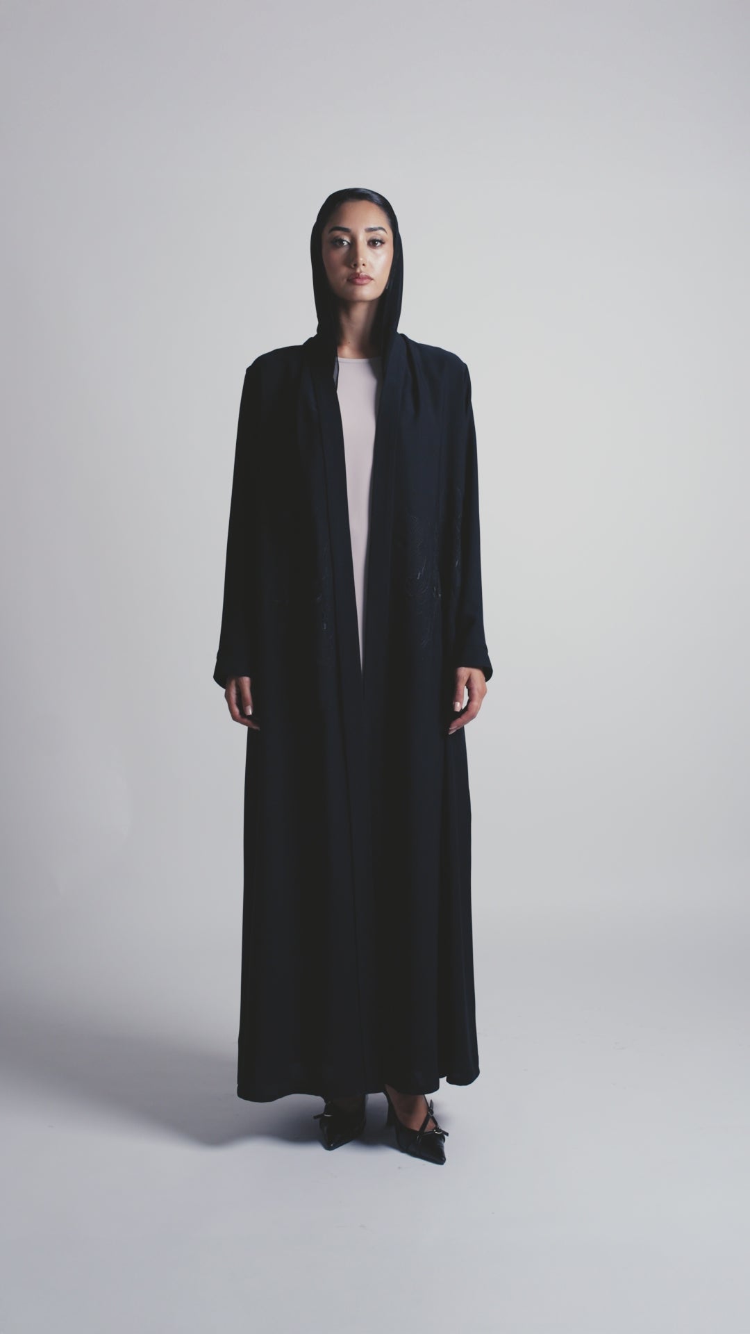 black travel abayas